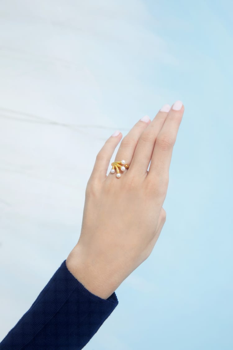 Bague délicate avec mini perles