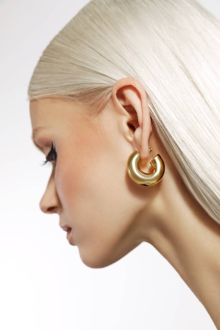 Orecchini a cerchio medi in bambù cavo leggero per donne placcati in oro 18K in ottone per donne e adolescenti diametro 1,25 pollici Orecchini a cerchio medi in bambù cavo leggero per donne placcati in oro 18K in ottone per donne e adolescenti diametro 1,25 pollici