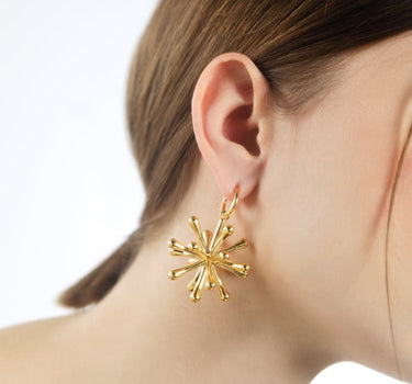 polar star earring in gold