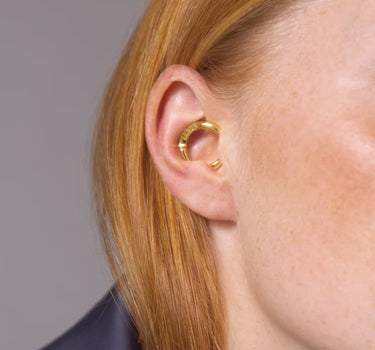 Pendiente ear cuff circular en oro