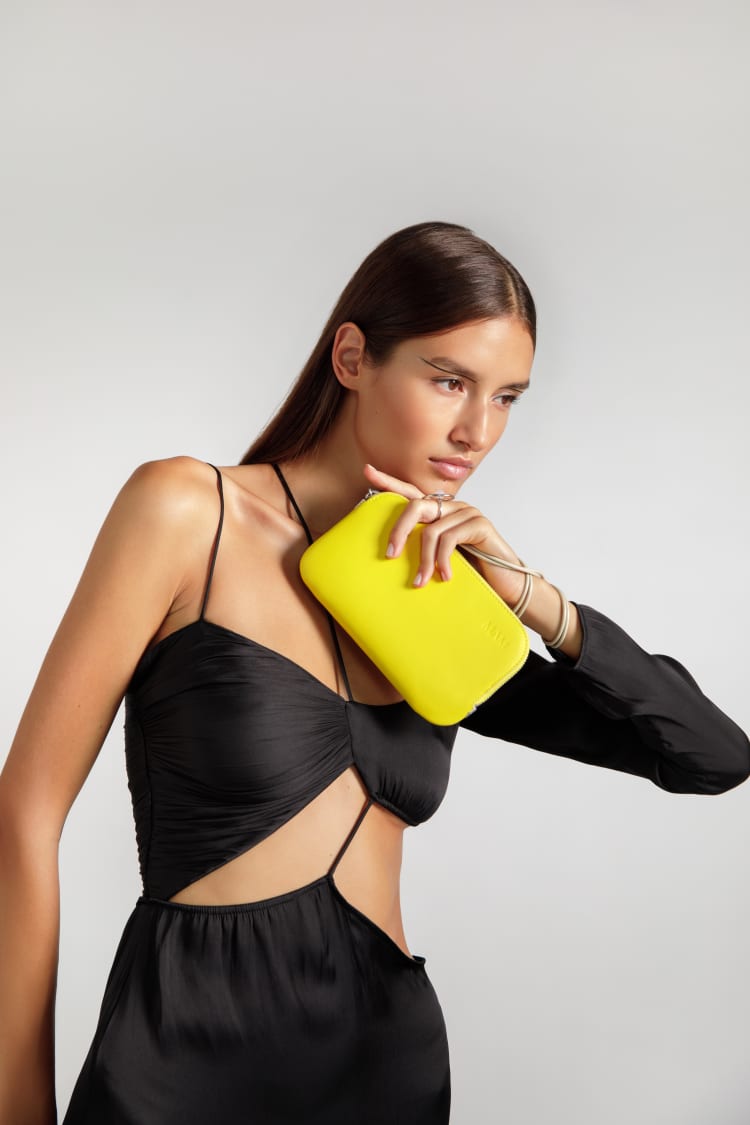 Vielseitige Crossbody Handtasche in Gelb
