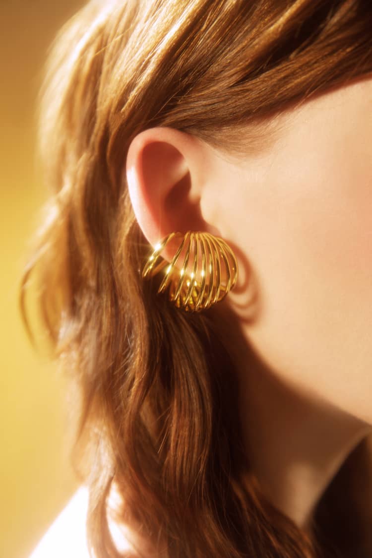Goldener Spiral-Ohrring