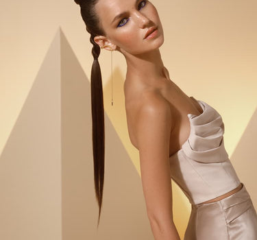 ユニークなゴールドイヤーカフ