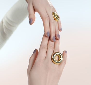 Goldener Donut-Ring