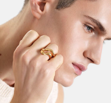 anillo de forma libre de oro