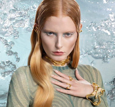 anello asimmetrico in oro