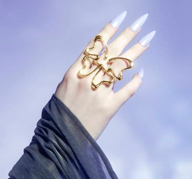 Large butterfly ring in gold