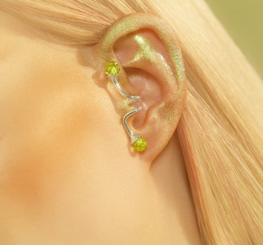 Ear cuff a cerchio in argento con cristalli di topazio e opale
