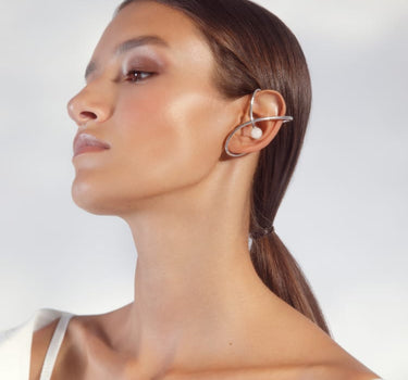 Silberner Perlen-Ear Cuff