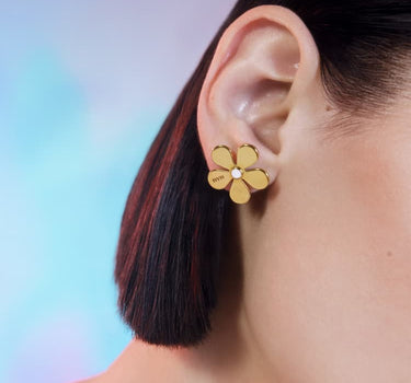 Gold Daisy Stud Earrings