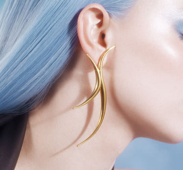 spiked long earring in gold