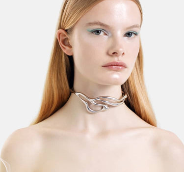 collar de forma orgánica de plata