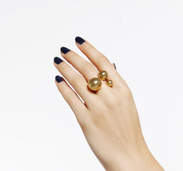 ring with 3 ball in gold