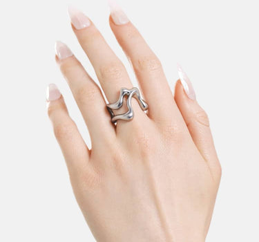 anello scultoreo in argento