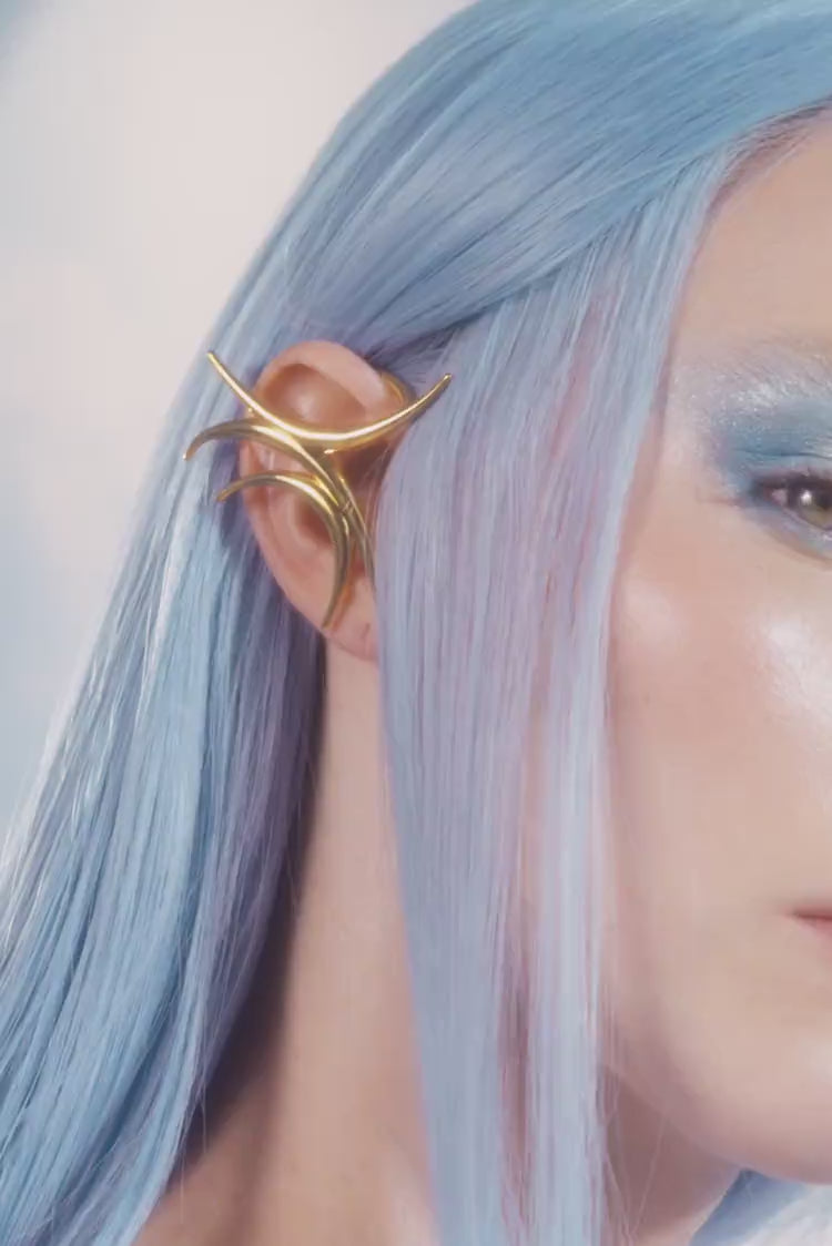 Ear cuff completo de oro con pinchos