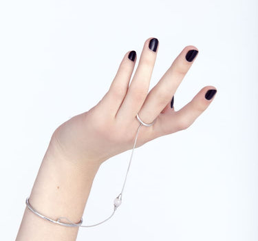 Adjustable silver bracelet hand chain from MAM