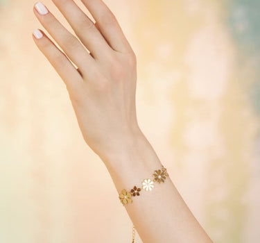 flower bracelet in gold