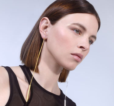 Drop earrings in gold or silver